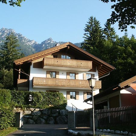 Ferienwohnung Almhuettenweg Dreitorspitze Garmisch-Partenkirchen Exterior photo